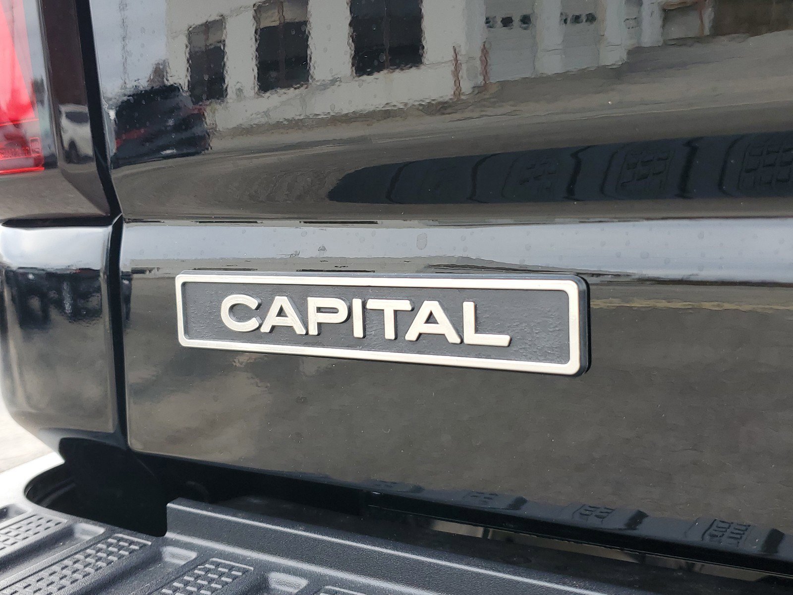 New 2025 GMC Sierra 2500 SLT w/ SLT Convenience Package image 7