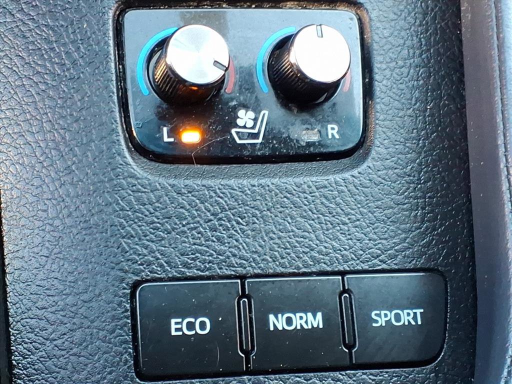 Used 2013 Toyota Avalon Limited FWD image 10