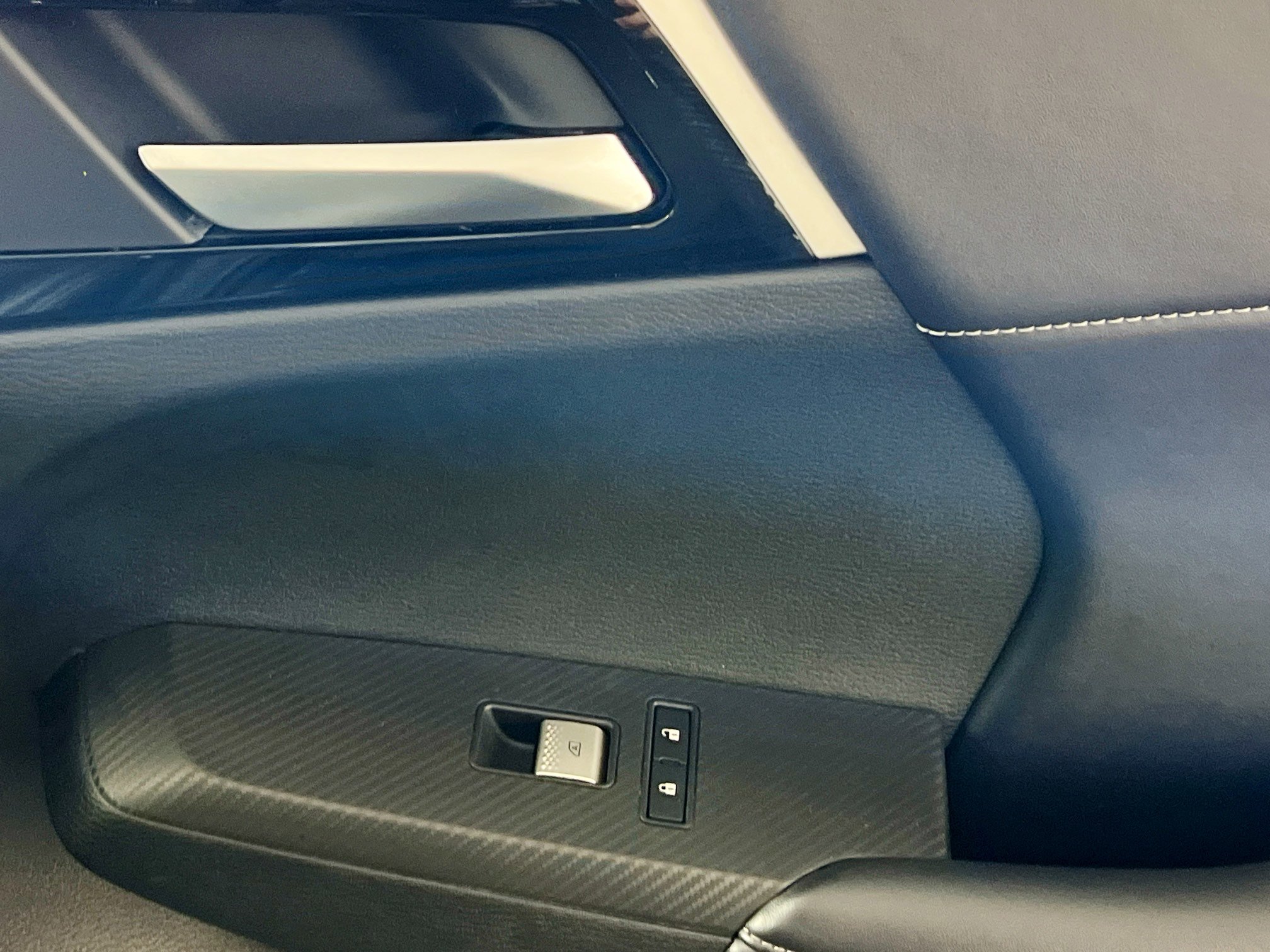 Used 2024 Mitsubishi Outlander SE image 32