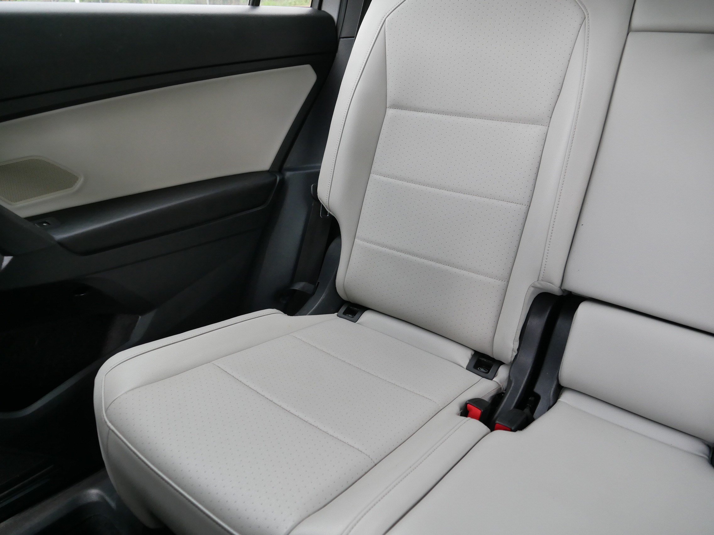 Used 2021 Volkswagen Tiguan SE R-Line AWD/4WD image 12