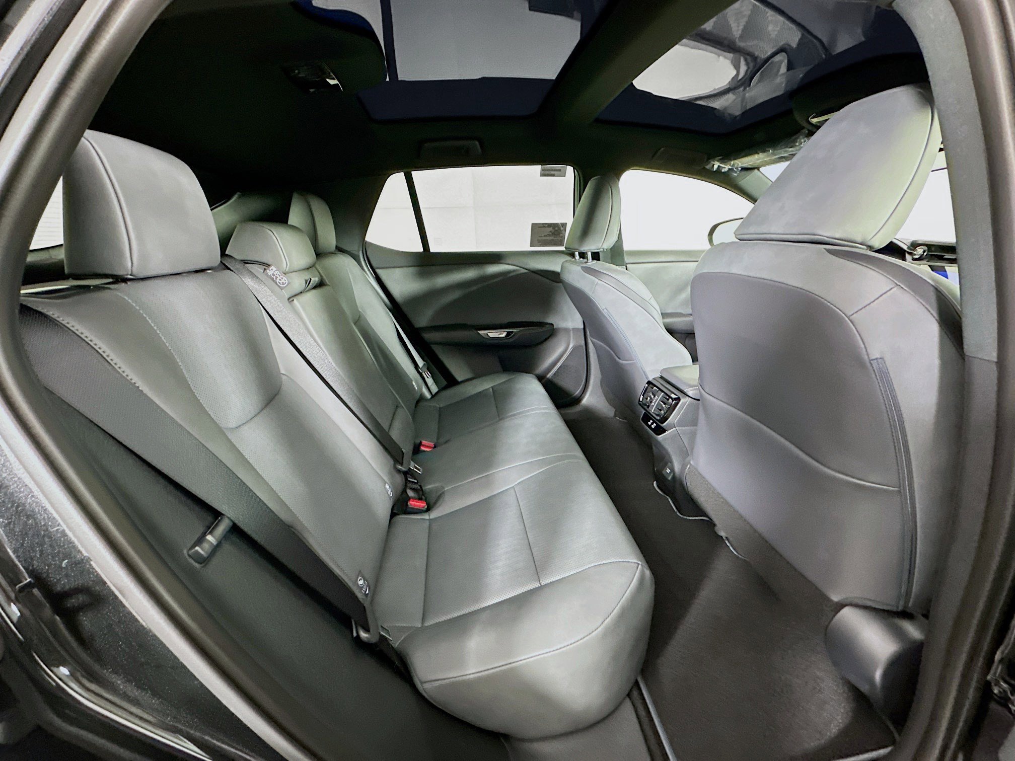 New 2026 Lexus RZ 450e AWD w/ Cold Area Package image 31