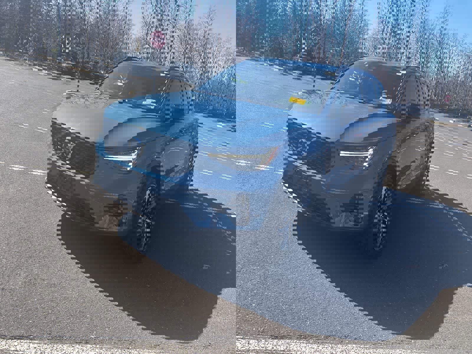 Used 2025 Volvo XC40 B5 Ultra w/ Climate Package image 2