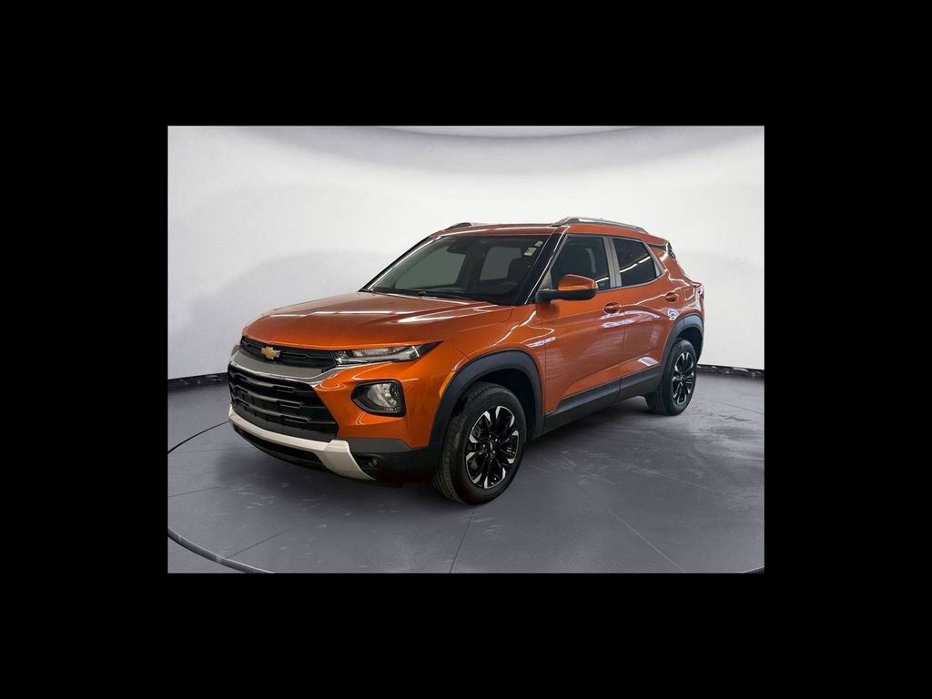 Used 2022 Chevrolet TrailBlazer LT w/ Driver Confidence Package AWD/4WD image 2