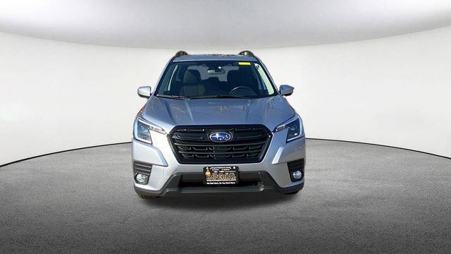 Used 2022 Subaru Forester Premium image 3