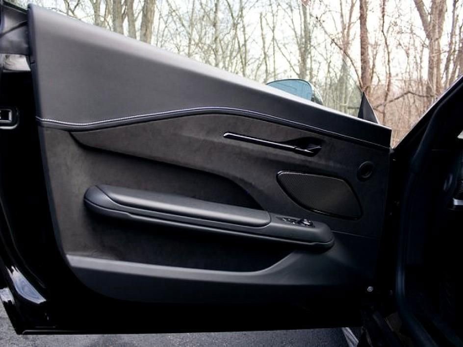 Used 2025 Aston Martin V8 Vantage Coupe image 6