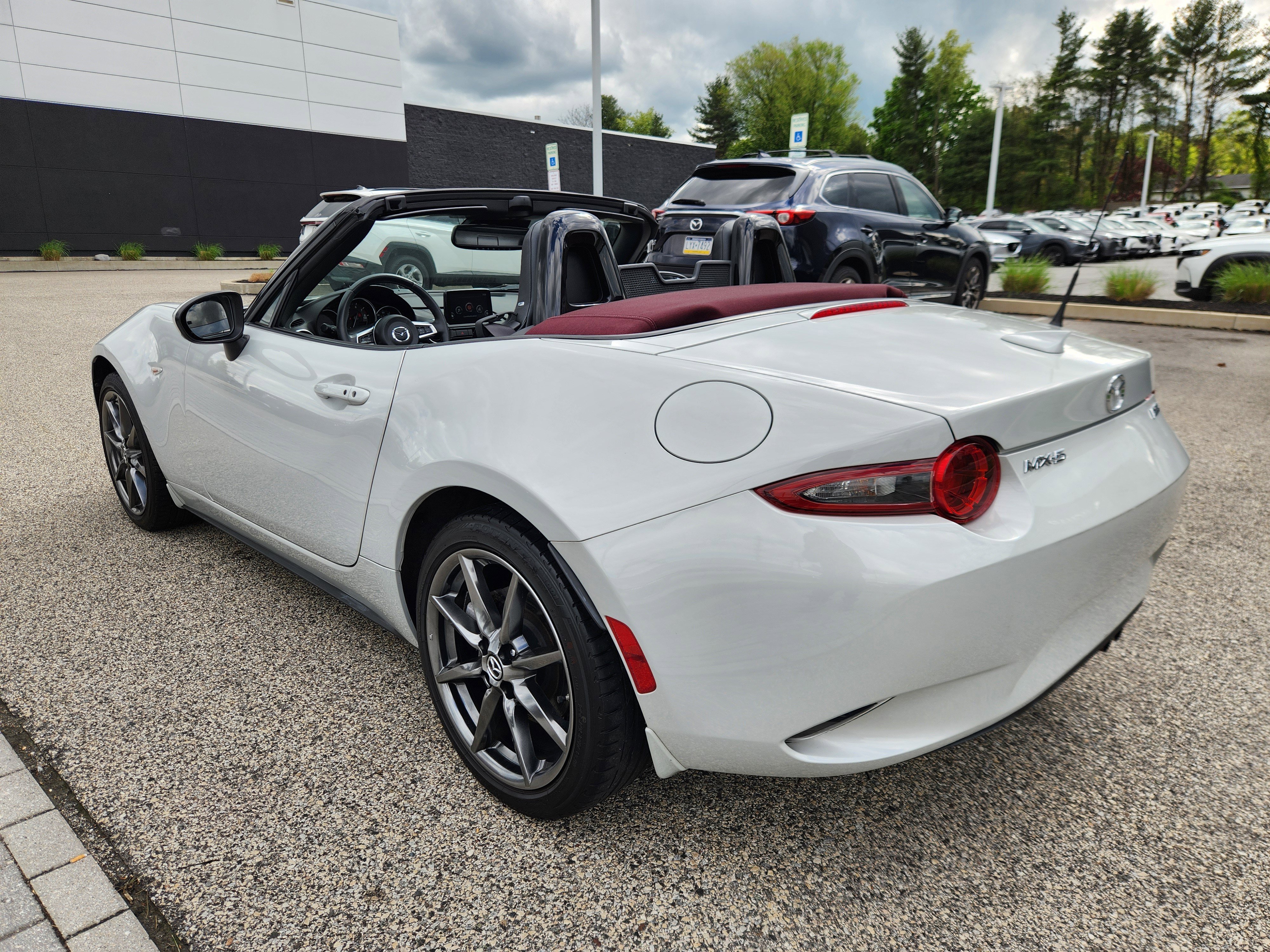 Used 2018 MAZDA MX-5 Miata Grand Touring RWD image 9