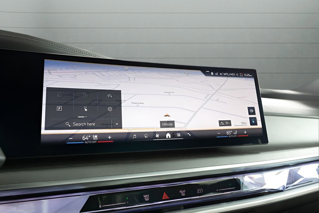 Used 2023 BMW i7 xDrive60 w/ Executive Package 2 AWD/4WD image 20
