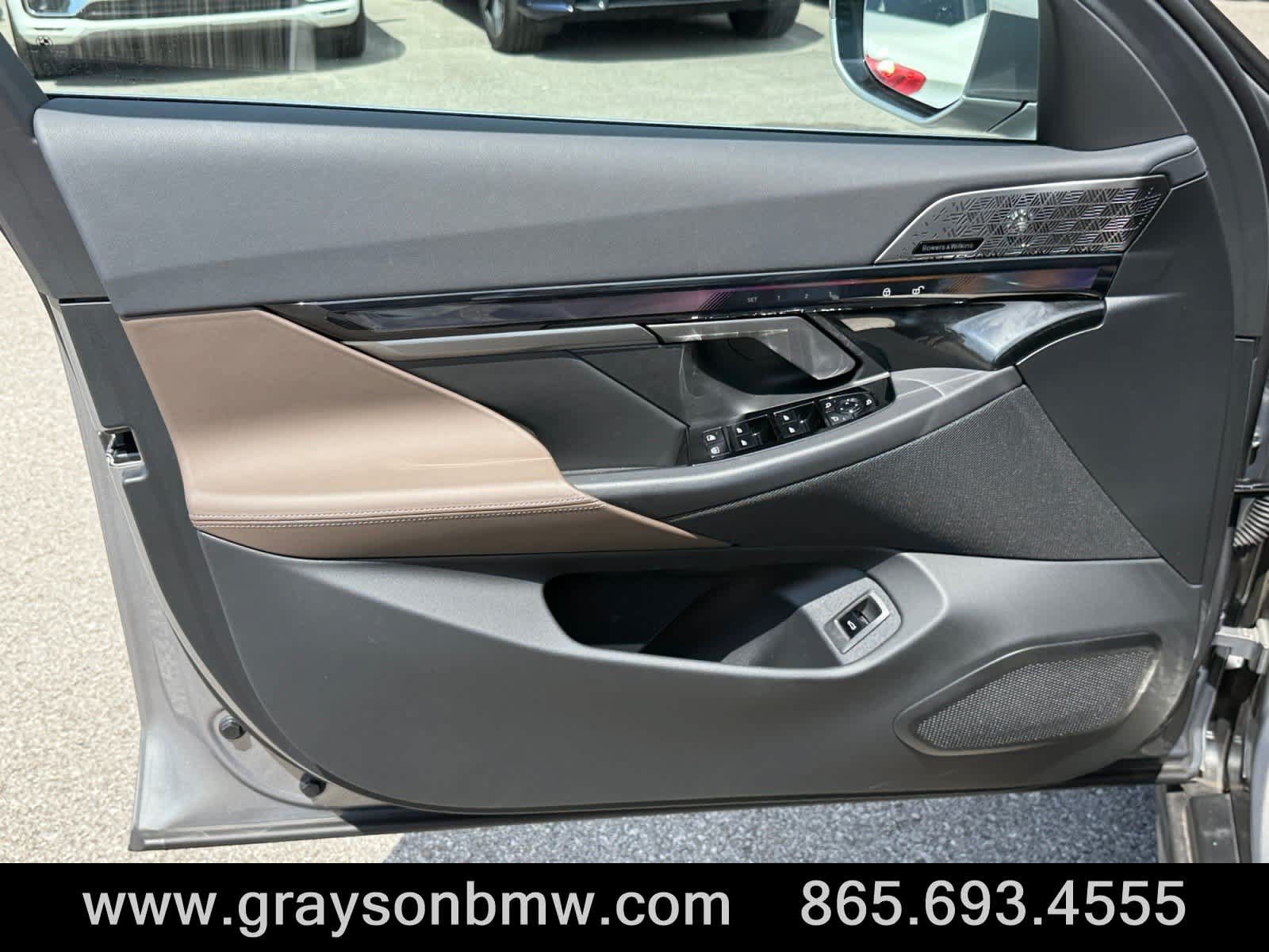 Used 2026 BMW 540i xDrive w/ Executive Package AWD/4WD image 15
