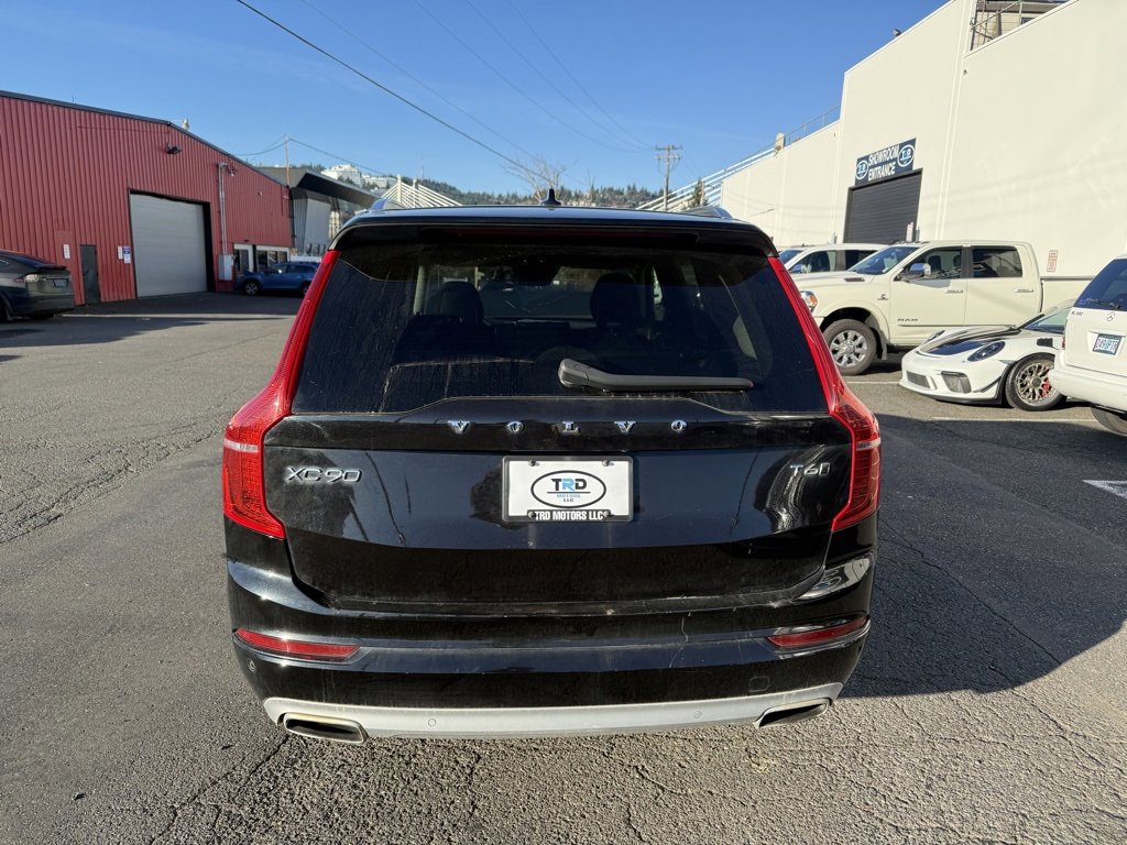 Used 2021 Volvo XC90 T6 Momentum image 4
