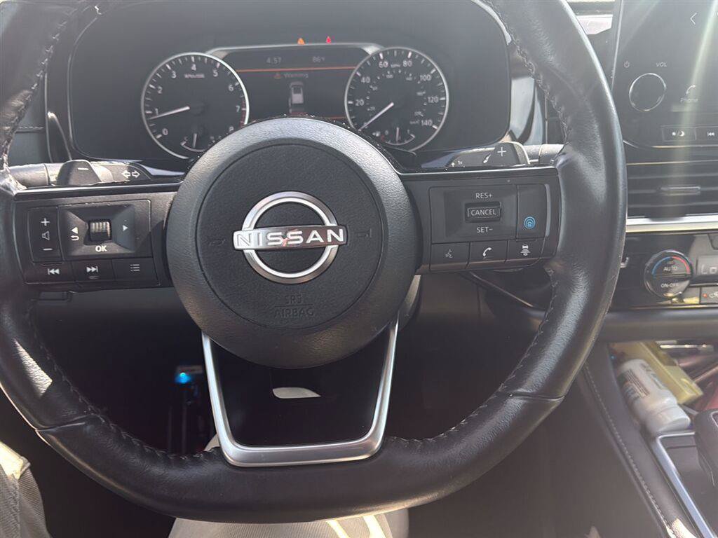 Used 2022 Nissan Pathfinder SL w/ SL Black Package AWD/4WD image 3