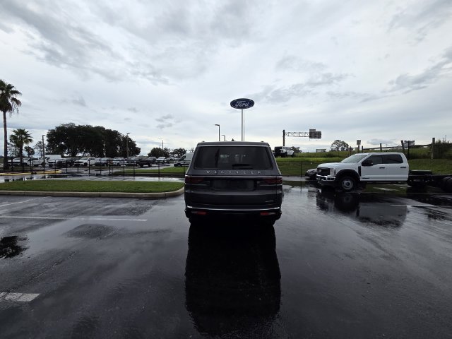 Used 2024 Jeep Wagoneer L Series III w/ Flexible Seating Group AWD/4WD image 6