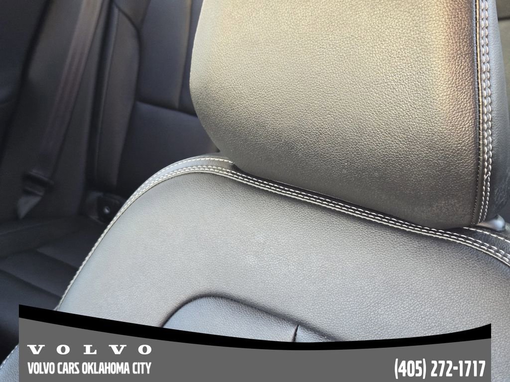 Certified 2025 Volvo XC40 B5 Core w/ Protection Package Premier image 14