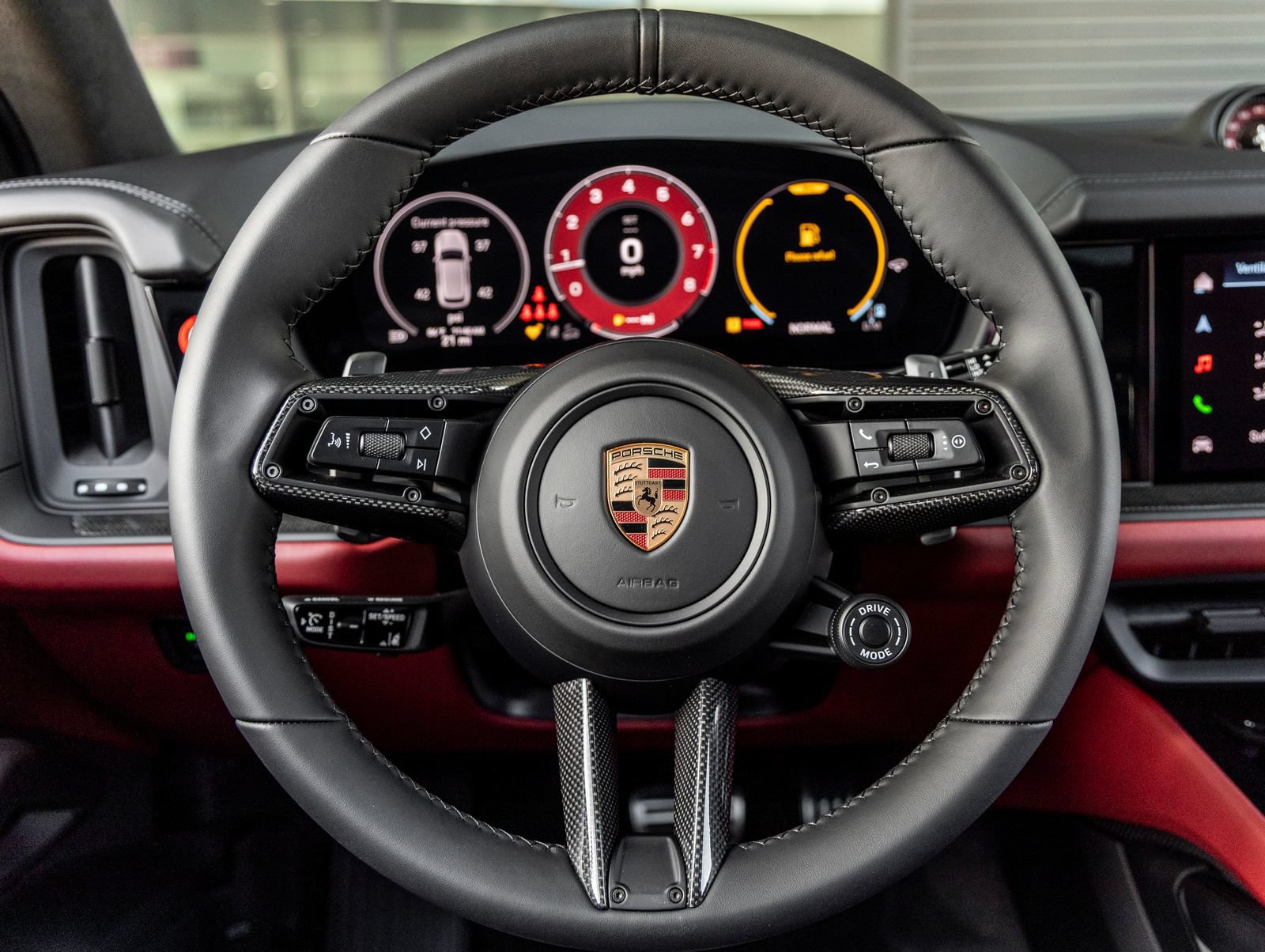 Certified 2025 Porsche Cayenne GTS AWD/4WD image 24