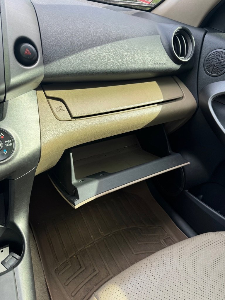 Used 2012 Toyota RAV4 Limited image 13