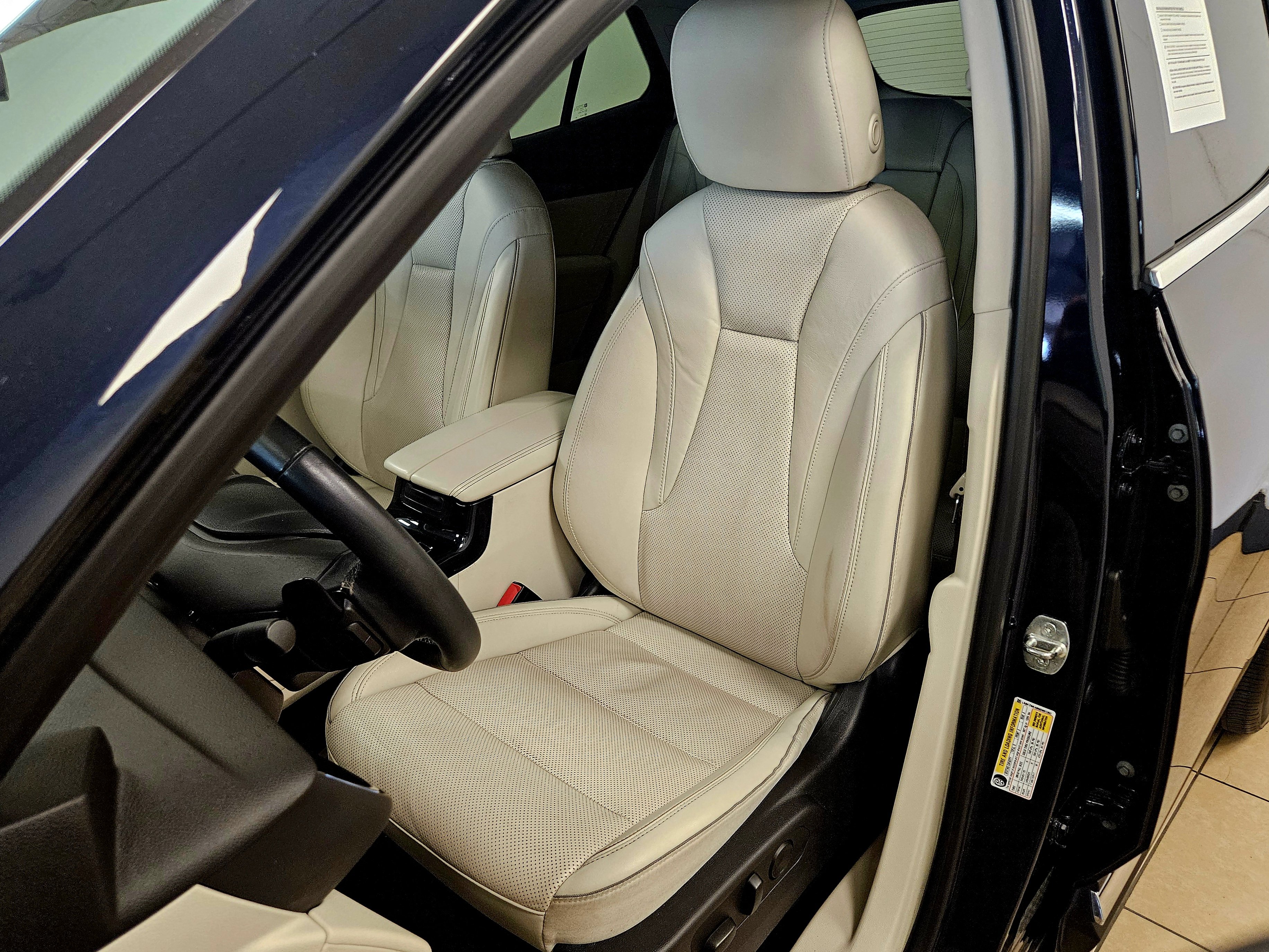 Used 2021 Buick Envision Essence image 36