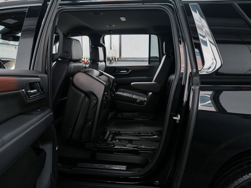 Used 2025 GMC Yukon XL Denali image 30