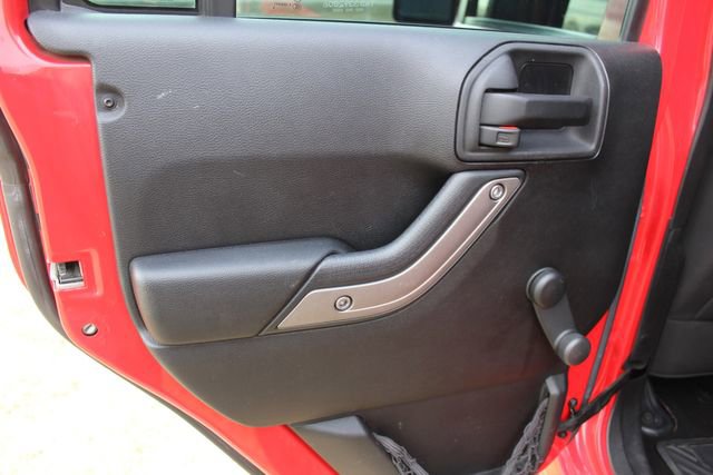 Used 2015 Jeep Wrangler Unlimited Sport w/ Connectivity Group AWD/4WD image 23