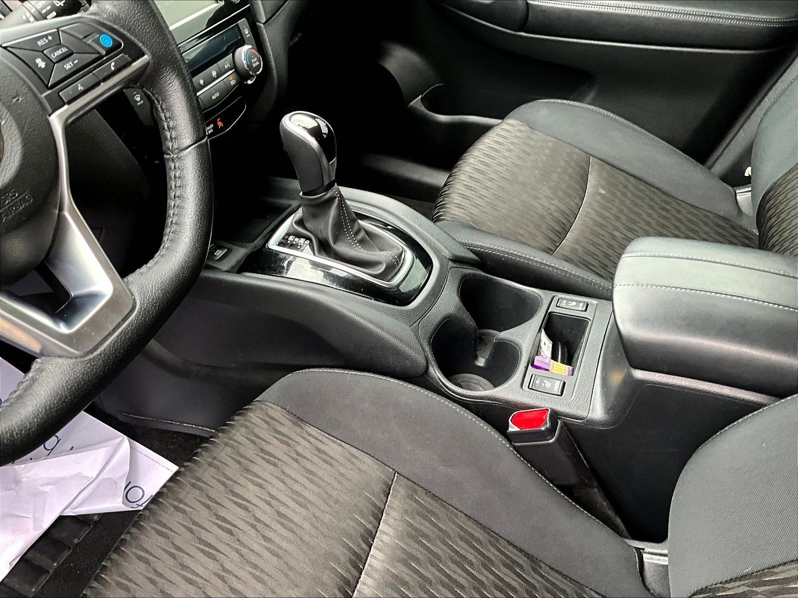 Used 2019 Nissan Rogue SV w/ Premium Package FWD image 18