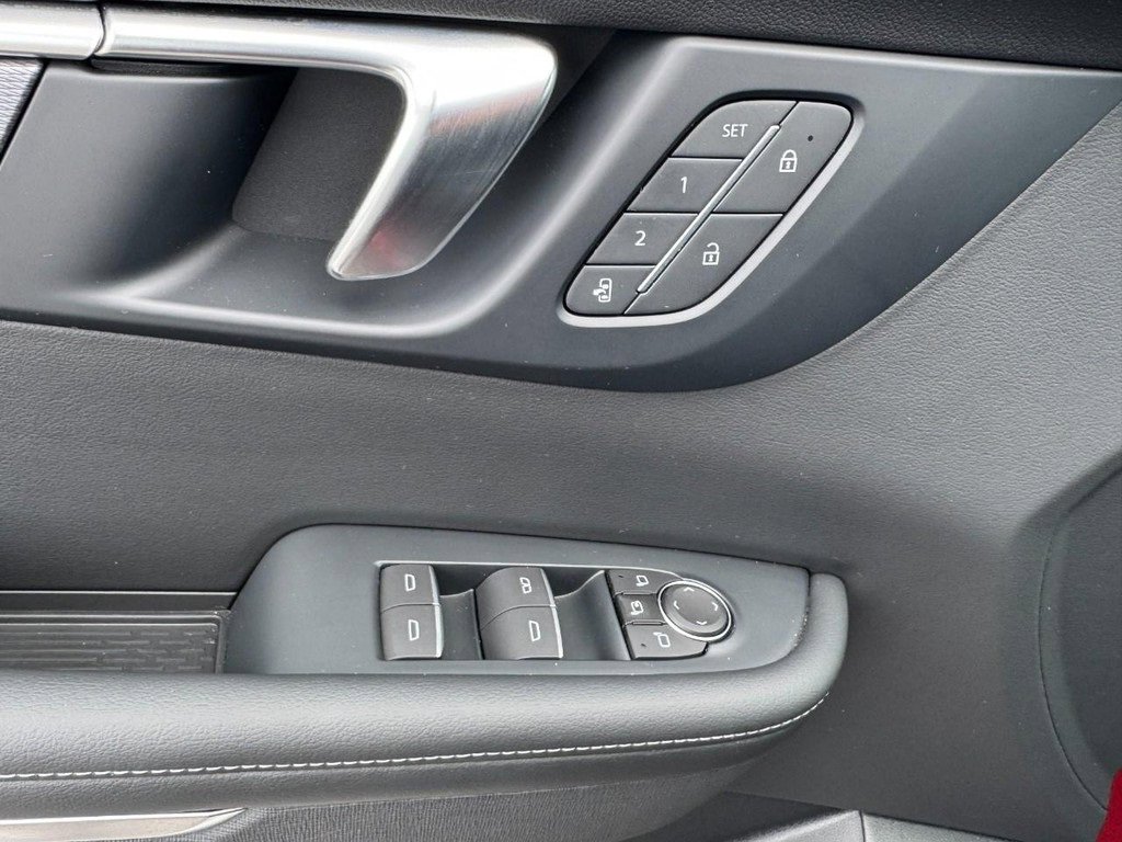 Used 2025 Buick Enclave Sport Touring w/ Power Package image 17