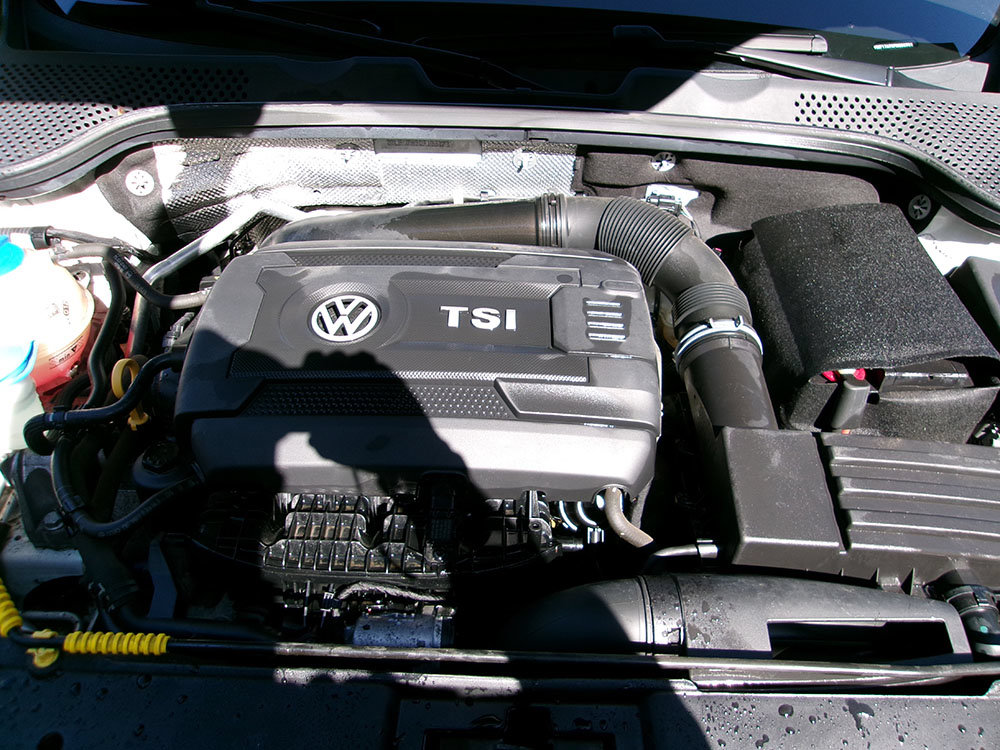 Used 2015 Volkswagen Beetle 1.8T Classic FWD image 9
