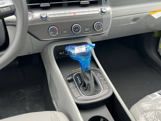 New 2026 Hyundai Kona SE AWD/4WD image 17
