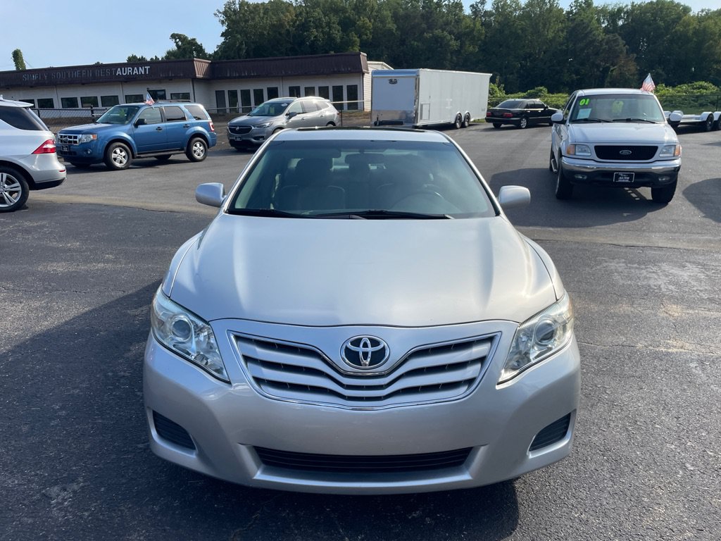 Used 2011 Toyota Camry LE w/ LE Extra-Value Pkg FWD image 9