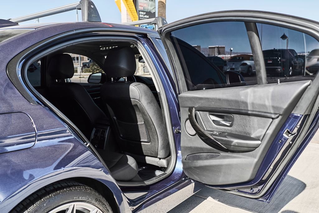 Used 2018 BMW 320i Sedan image 13