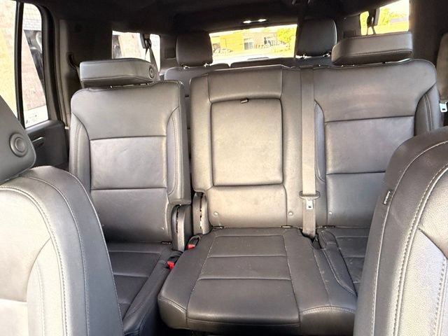 Used 2025 Chevrolet Suburban Z71 AWD/4WD image 17