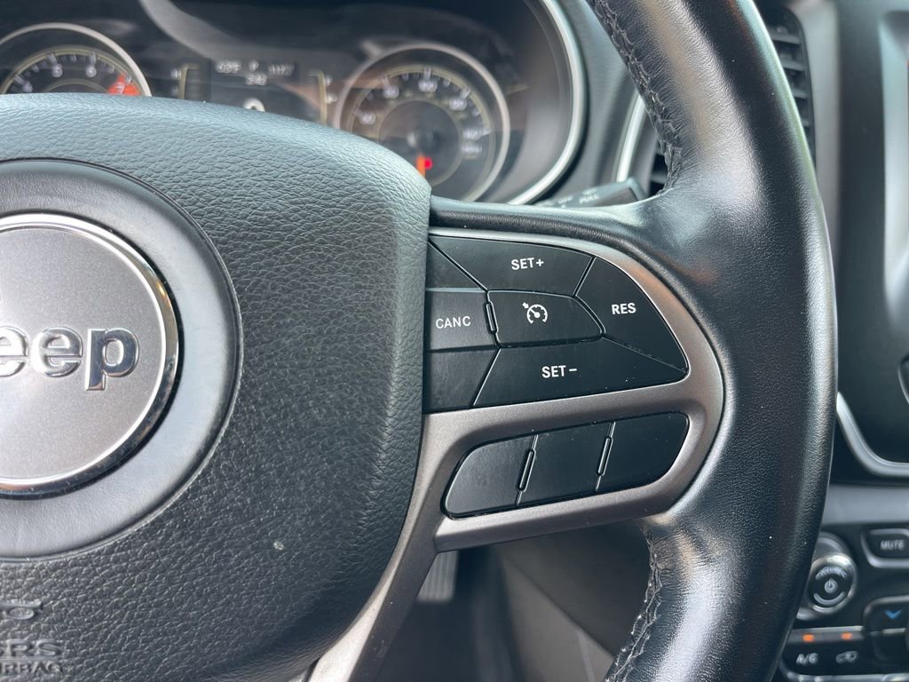 Used 2021 Jeep Cherokee Latitude Lux image 17