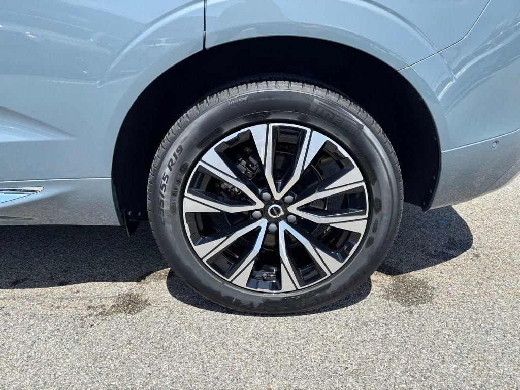 Certified 2023 Volvo XC60 B5 Plus w/ Climate Package AWD/4WD image 33