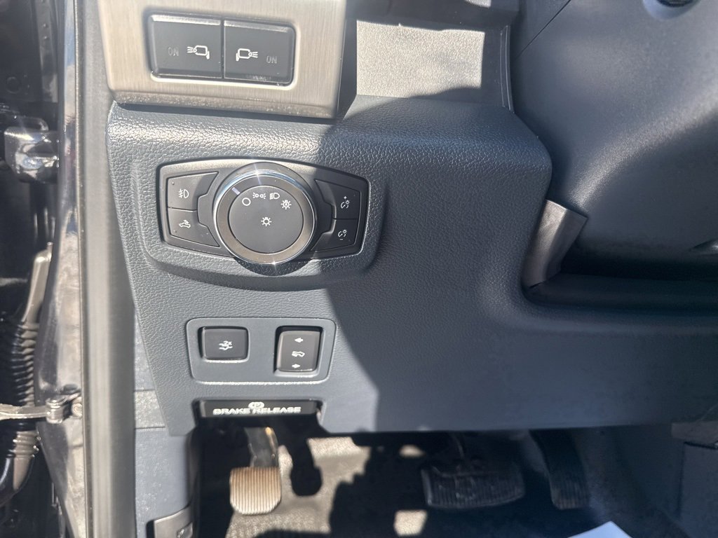 Used 2022 Ford F350 Platinum w/ FX4 Off-Road Package image 21