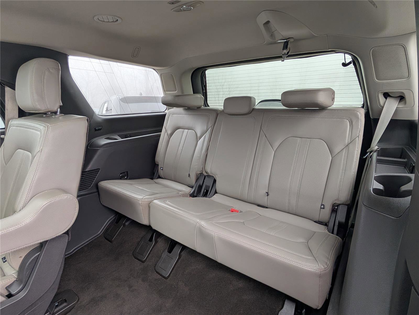 Used 2021 Ford Expedition Limited image 14