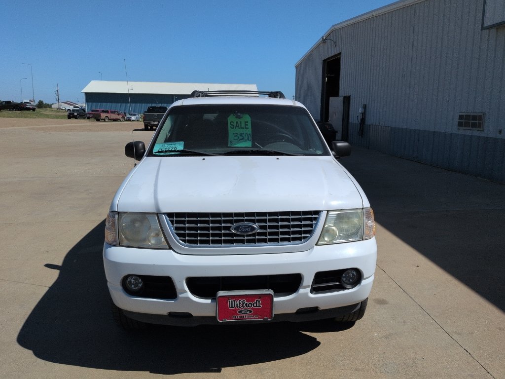 Used 2005 Ford Explorer XLT AWD/4WD image 3