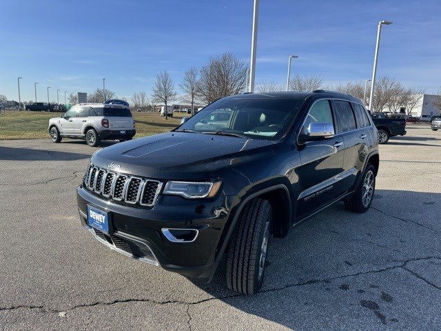Used 2022 Jeep Grand Cherokee Limited w/ Trailer Tow Group IV image 3