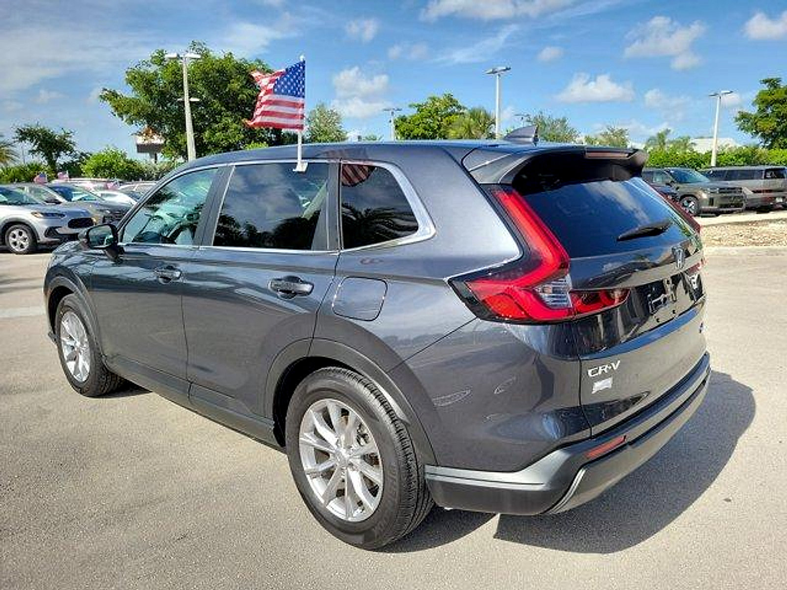 Used 2025 Honda CR-V EX image 7