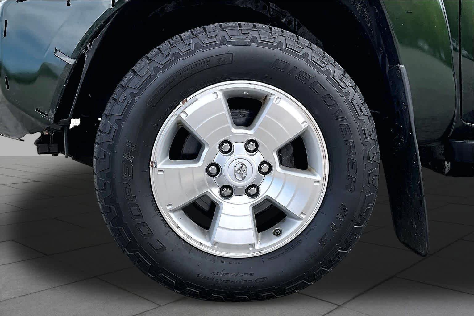 Used 2014 Toyota Tacoma 4x4 Double Cab w/ TRD Sport Package image 10