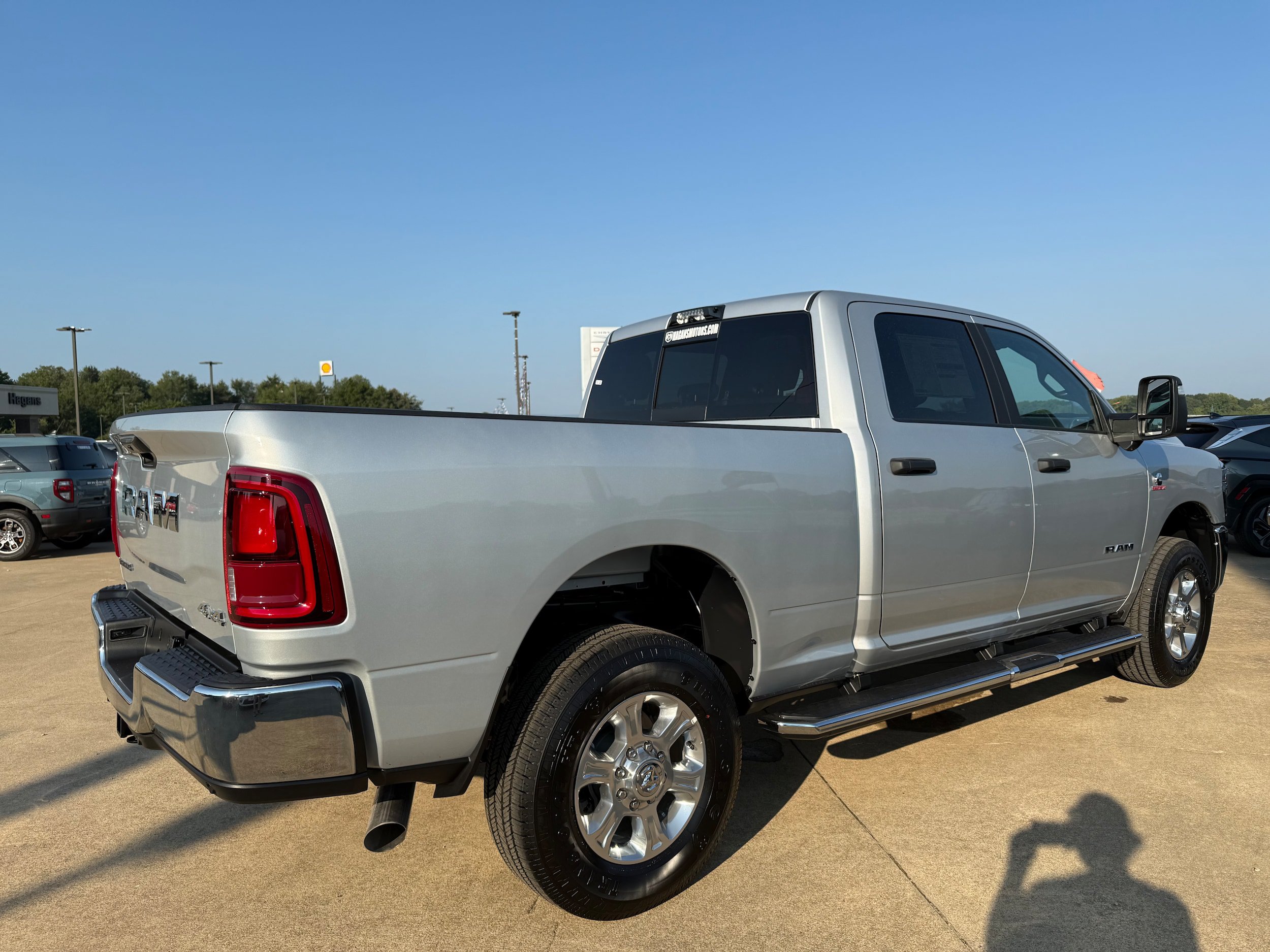 New 2026 RAM 2500 Big Horn AWD/4WD image 4