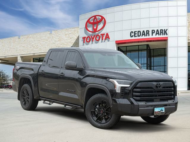 Used 2022 Toyota Tundra SR5 AWD/4WD image 1