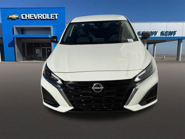 Used 2025 Nissan Altima 2.5 SV FWD image 6