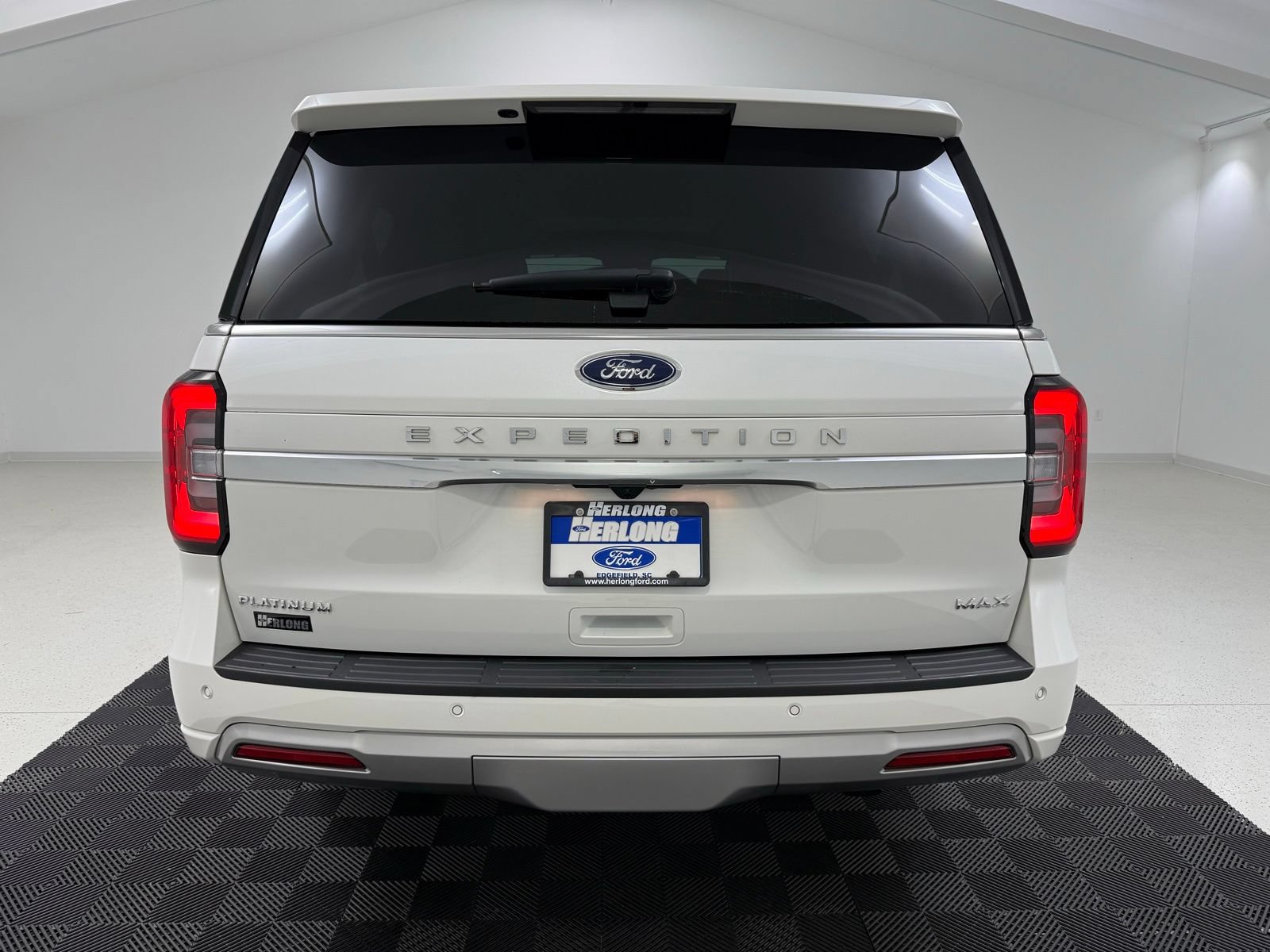 Used 2024 Ford Expedition Max Platinum AWD/4WD image 6