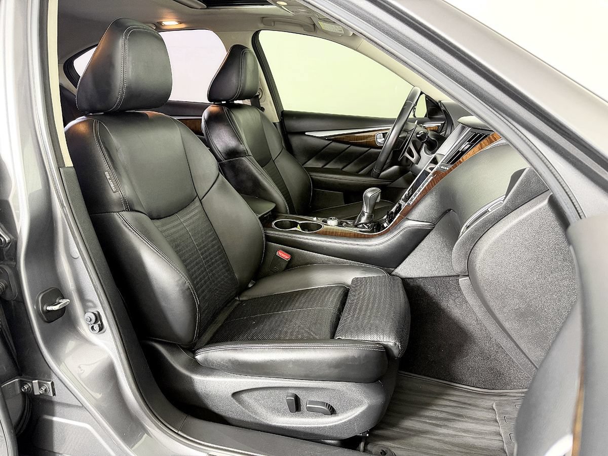 Used 2015 INFINITI Q50 w/ Deluxe Touring Package RWD image 51