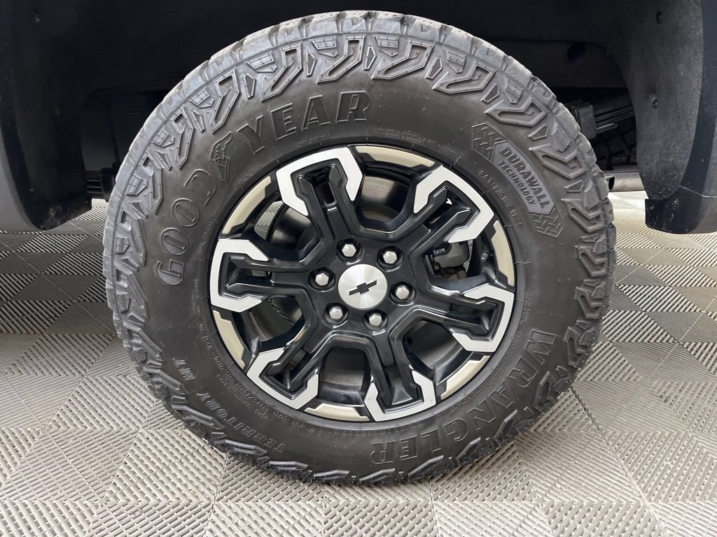 Used 2024 Chevrolet Silverado 1500 ZR2 w/ Technology Package AWD/4WD image 29