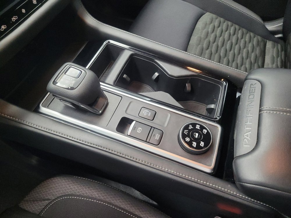 Used 2022 Nissan Pathfinder S image 26