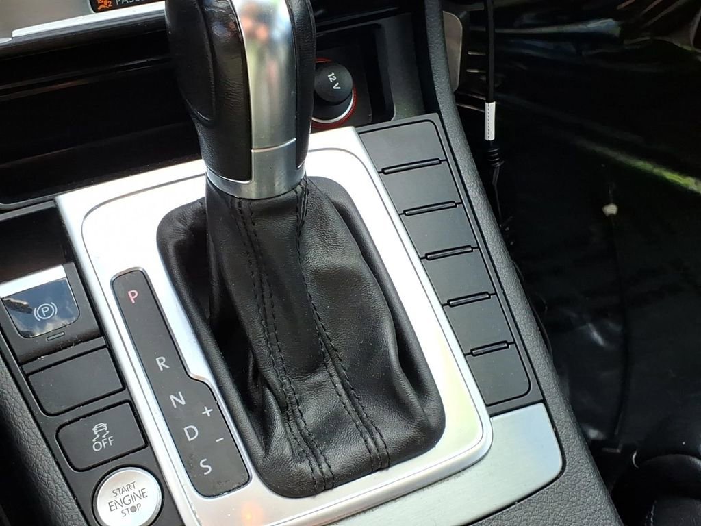 Used 2014 Volkswagen CC Executive FWD image 15