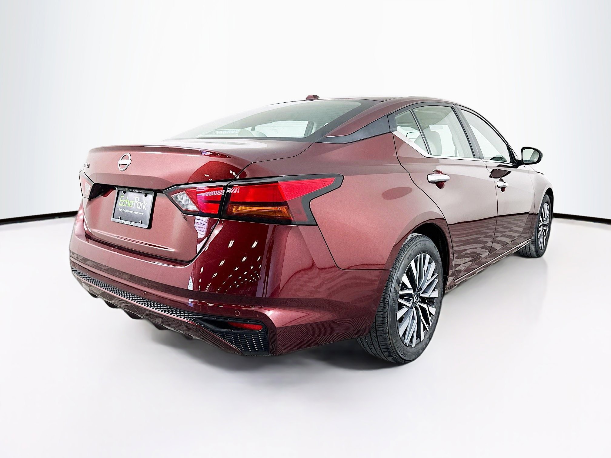 Used 2025 Nissan Altima 2.5 SV image 9