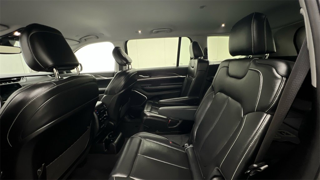 Used 2022 Jeep Grand Cherokee L Limited image 10