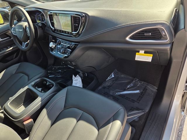 New 2026 Chrysler Pacifica Select FWD image 16