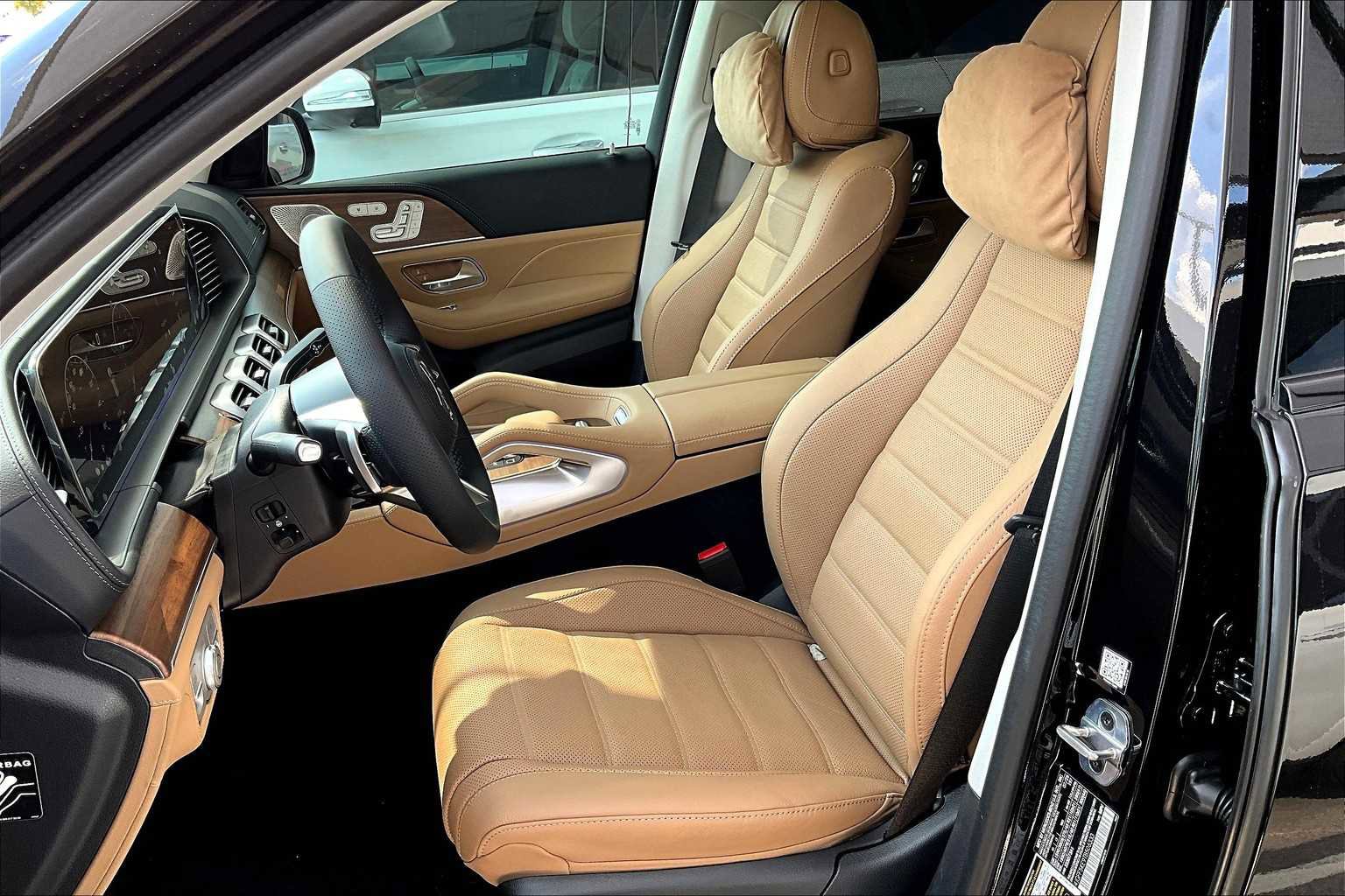 New 2026 Mercedes-Benz GLS 450 4MATIC image 17