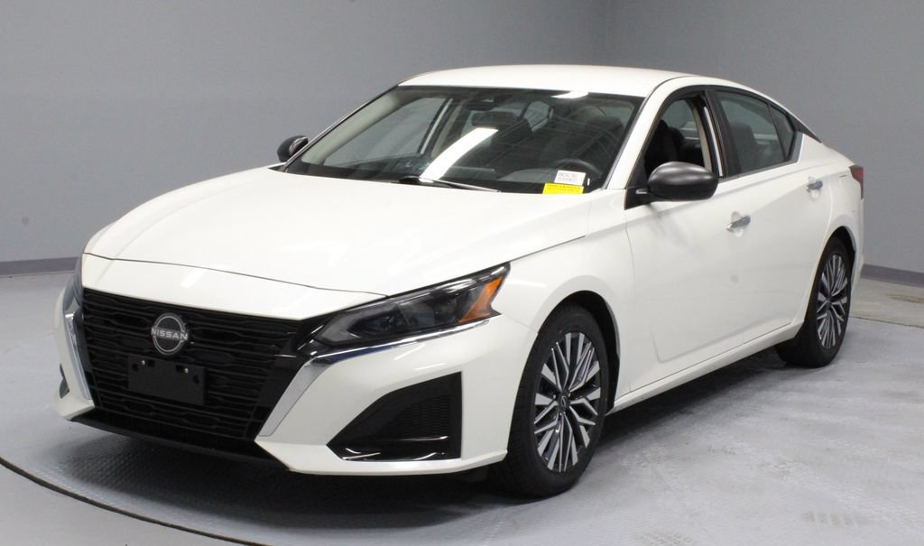 Certified 2024 Nissan Altima 2.5 SV FWD image 7