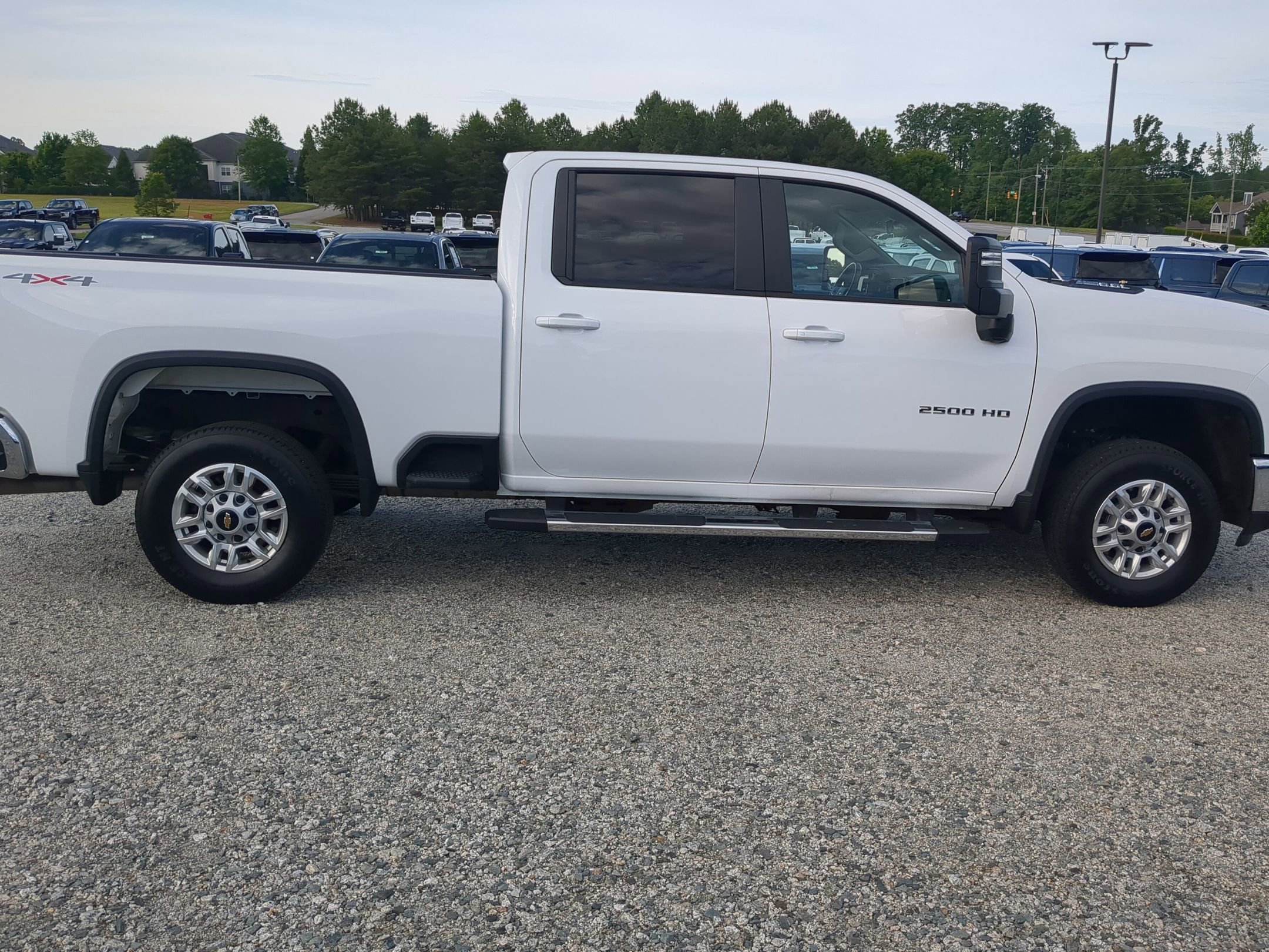 Used 2025 Chevrolet Silverado 2500 LT w/ Convenience Package AWD/4WD image 11
